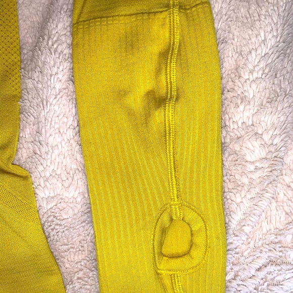 ⚡️Yellow Swiftly Tech 1.0 Long Size 2 Long sleeve Lululemon⚡️ SOLD - Picture 3 of 6
